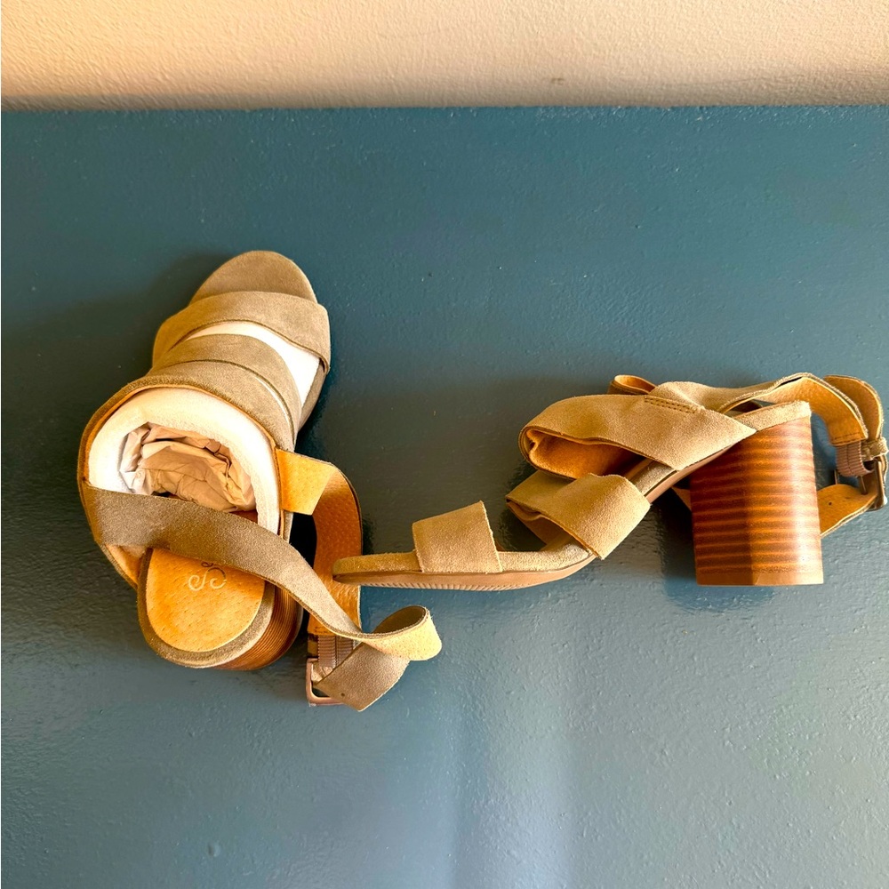 Women’s sandals